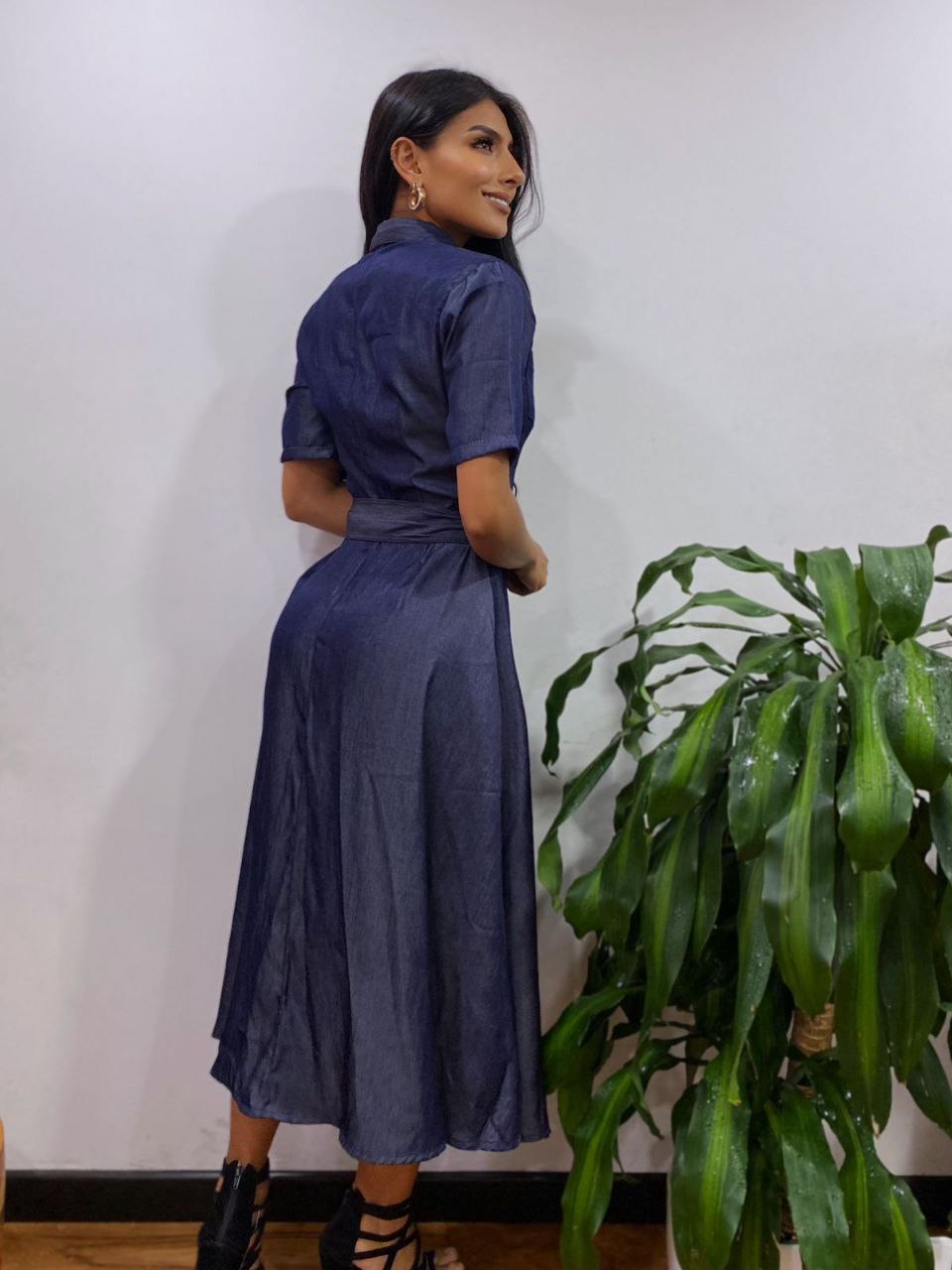 Vestido Roma Plus en Chambray: Elegancia y Comodidad para Cualquier Ocasión